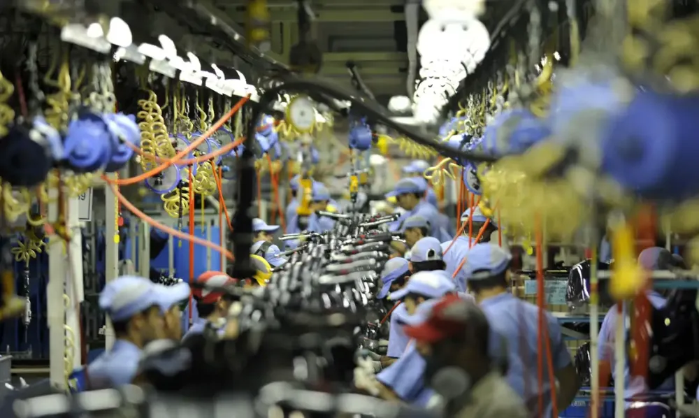 Atividade econômica brasileira contraiu 0,2% em outubro