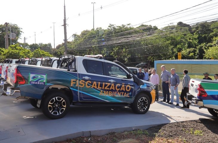 Imasul recebe caminhonetes e tratores para reforçar fiscalização e unidades de conservação