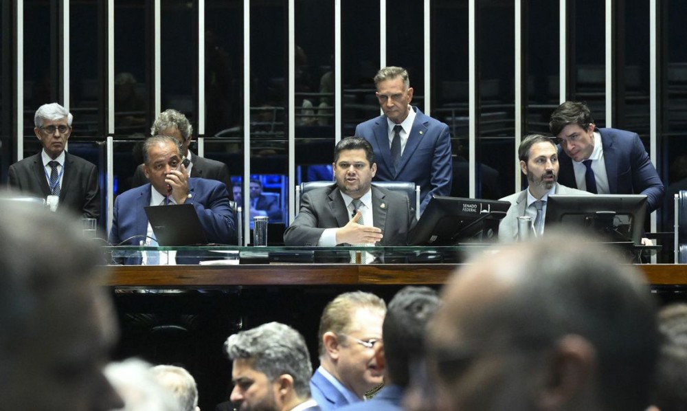 Senado aprova redução da pena de condenados pelo 8 de janeiro