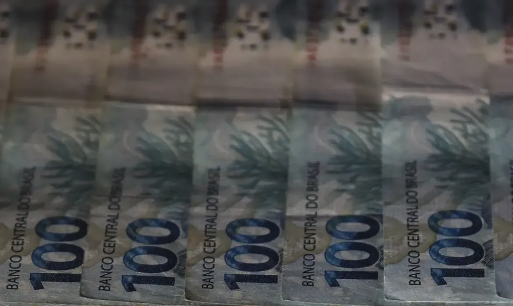 Arrecadação federal bate recorde de R$ 2,89 trilhões em 2025