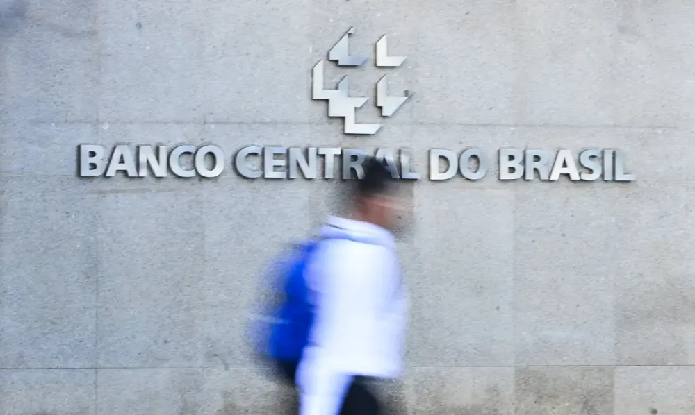 Contas externas têm saldo negativo de US$ 68,8 bilhões em 2025