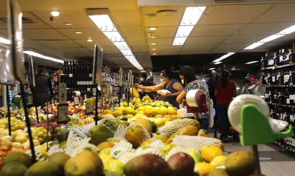INPC de janeiro sobe 0,39% e acumula alta de 4,3% em 12 meses