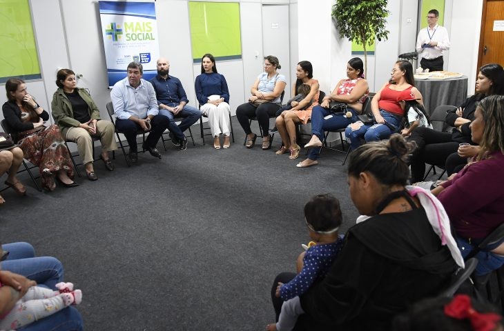 Programa que paga cuidador para mães solo abre pré-cadastro online