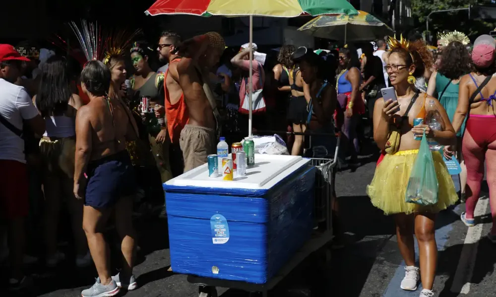 Saiba como se prevenir dos golpes financeiros no carnaval
