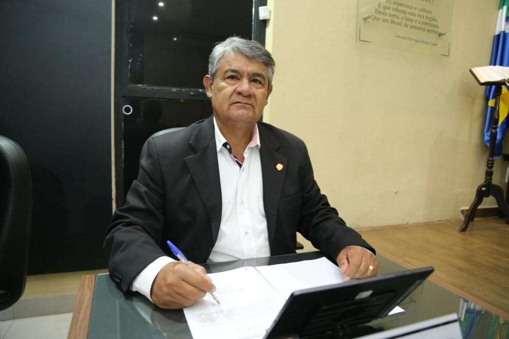 Daniel Puka Valdez e Avelino pedem melhorias nas proximidades do CEINF Carolina