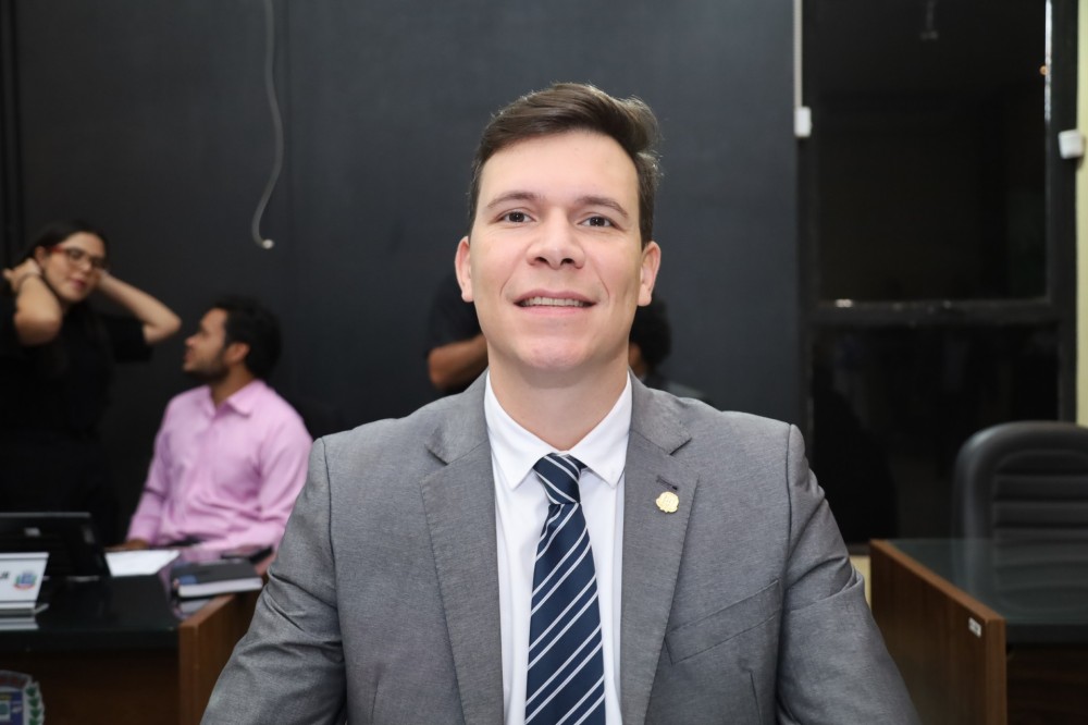 Gabriel Arce reitera pedido de construção de passeio público em frente a escola