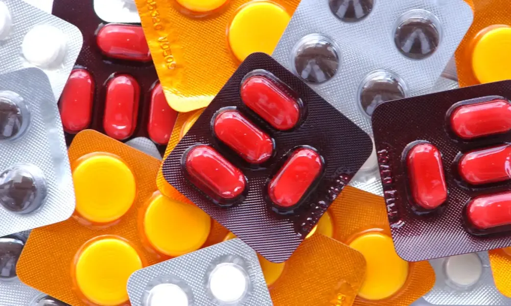 Cmed multa distribuidoras de medicamentos e defende regulamentação