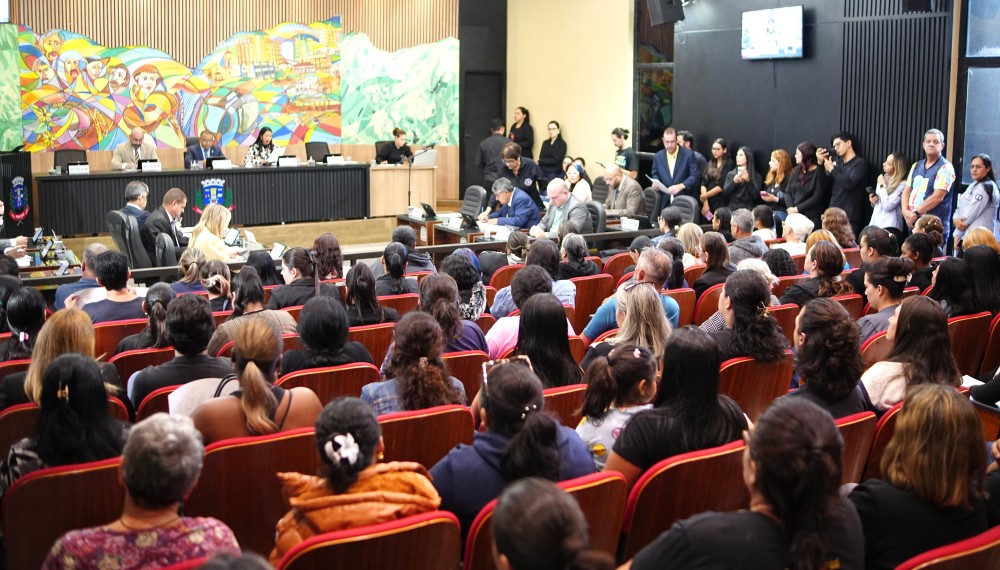 Tribuna Livre e Plenário lotado pelos servidores públicos movimentam Câmara Municipal