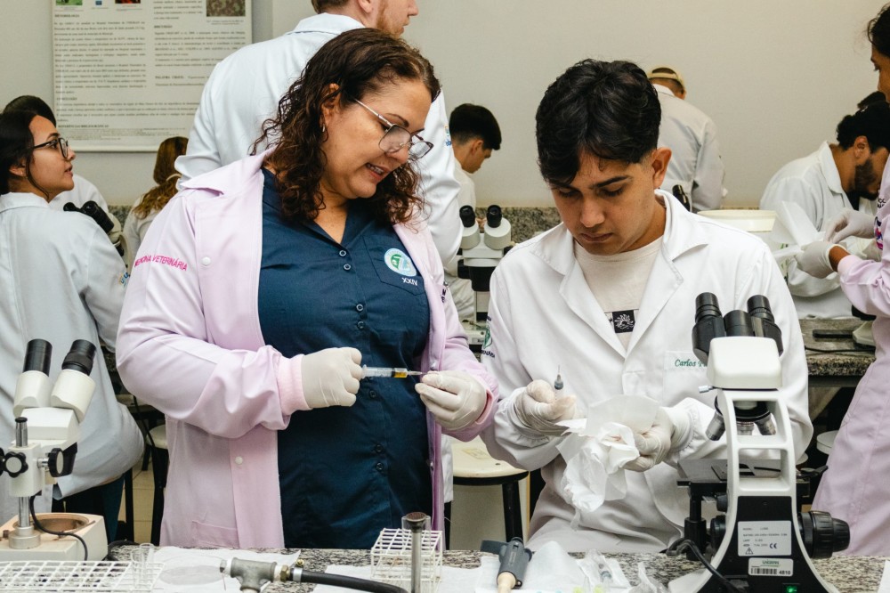 Semana científica reúne especialistas para discutir o futuro da Medicina Veterinária no estado