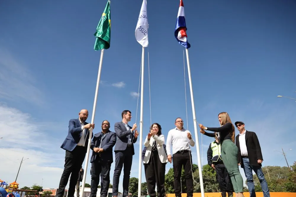 Linha internacional sedia “marco histórico” da integração fronteiriça
