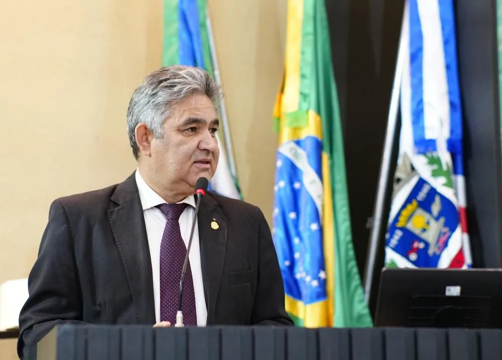 Marcelino Nunes solicita ampliação de exames laboratoriais e melhorias em rua do Residencial Júlia Cardinal