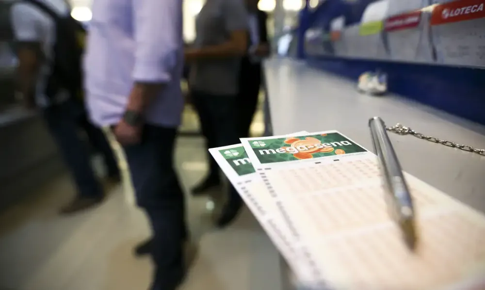 Mega-Sena acumula e prêmio principal vai para R$ 8 milhões