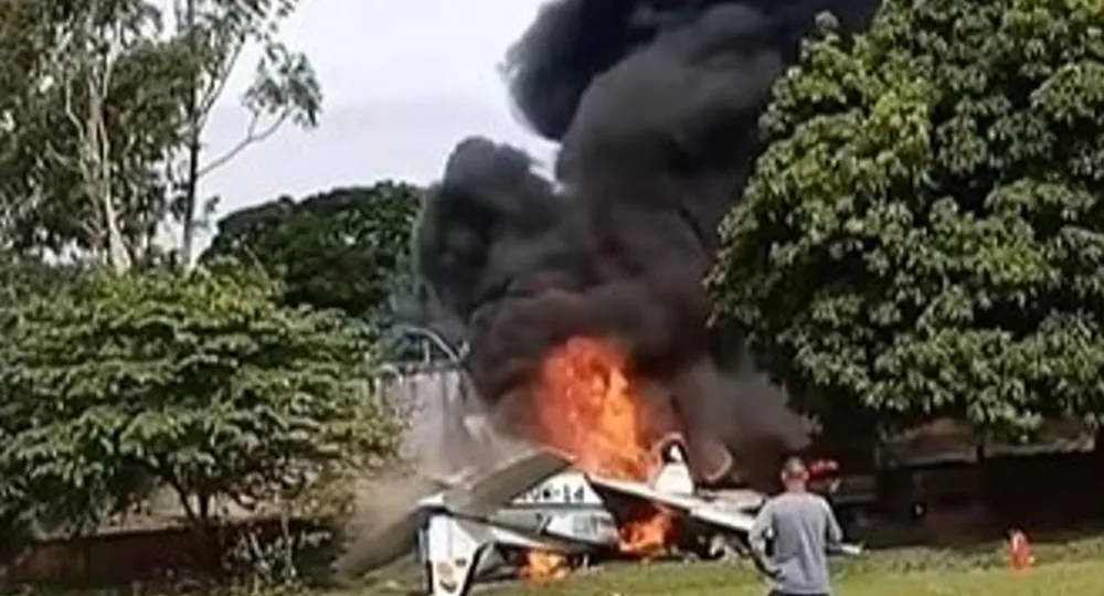 Queda de avião bi motor deixa dois mortos e um ferido 