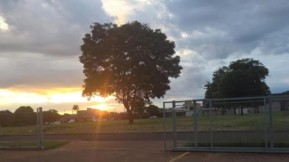 Domingo com possibilidade de pancadas de chuva 