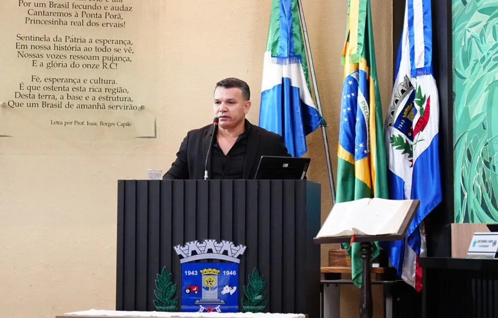 Morinigo pede melhorias em lâmpadas no Jardim Universitário e revitalização de praça infantil no Centro