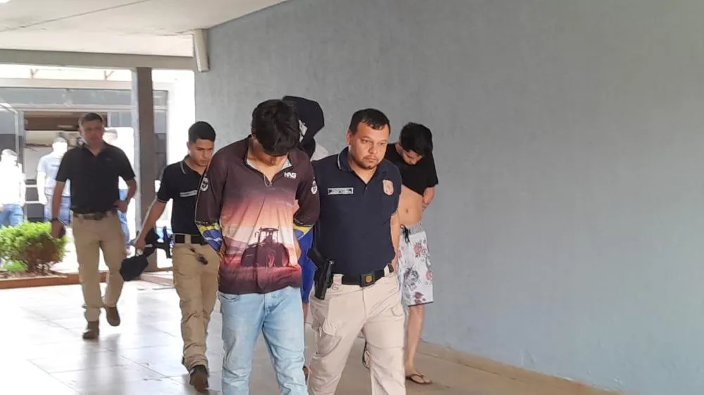 Defesa denuncia graves irregularidades na prisão de três brasileiros no Paraguai
