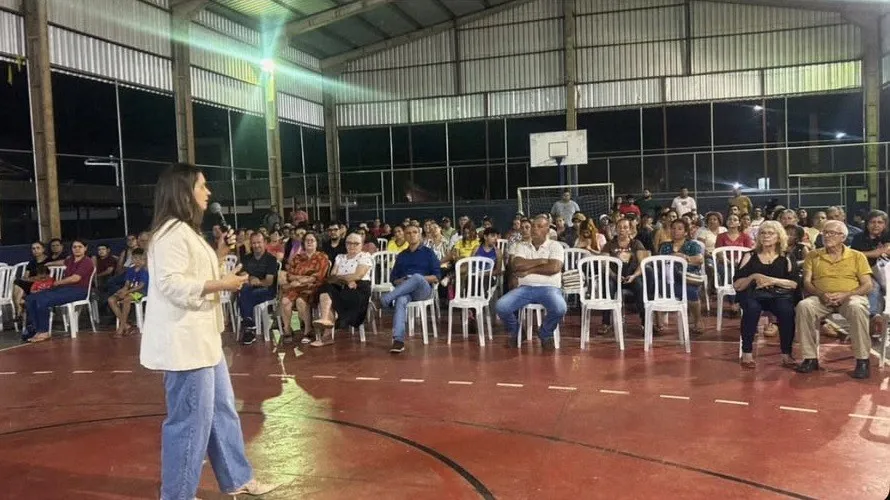  Moradores de cinco bairros de Ponta Porã recebem orientações sobre regularização de imóveis