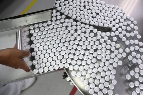Butantan interrompe envase da CoronaVac por falta de matéria-prima