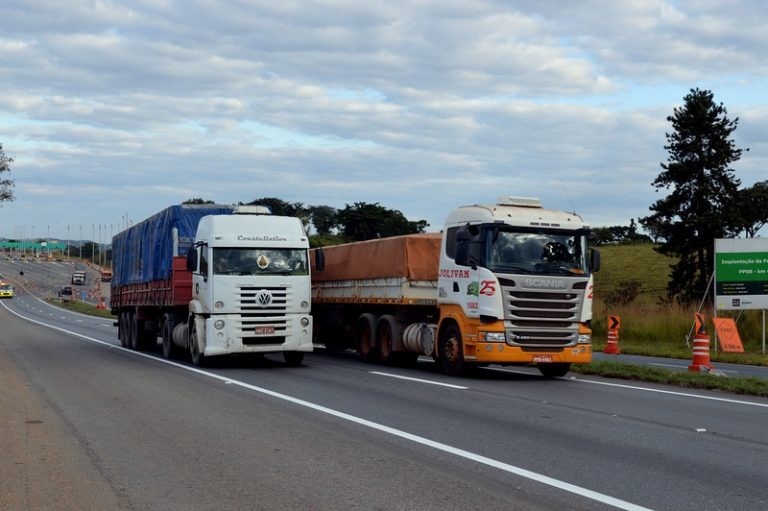 Proposta institui socorro financeiro para caminhoneiros na pandemia