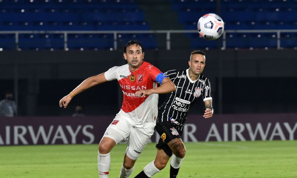 Corinthians empata sem gols com River do Paraguai