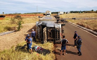 Motorista morre ao tombar carreta na MS-145