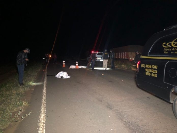 Colisão entre carreta e moto deixa 2 mortos em Nova Alvorada do Sul