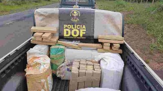 Traficantes abandonam carro com 250 quilos de maconha