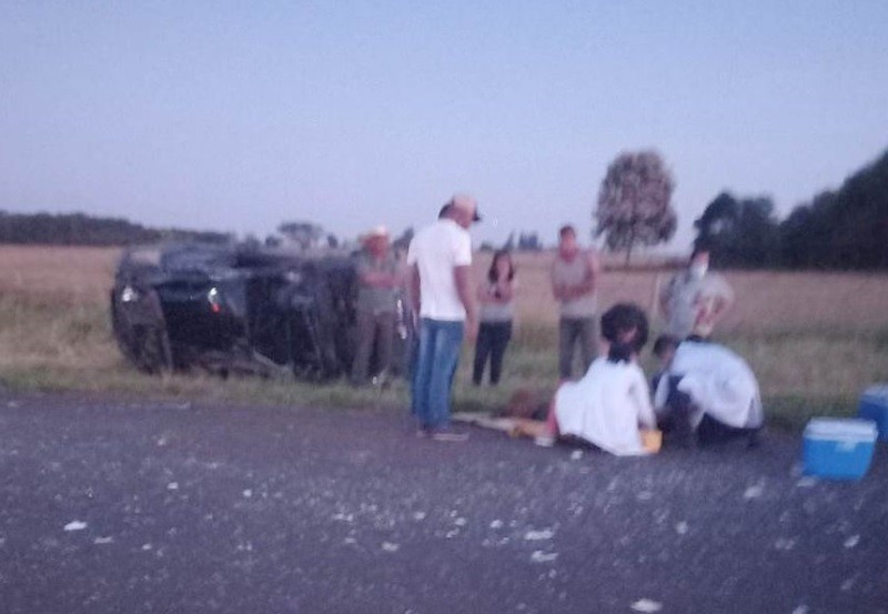 Capotamento mata 1 pessoa e deixa 2 feridas em Paranhos