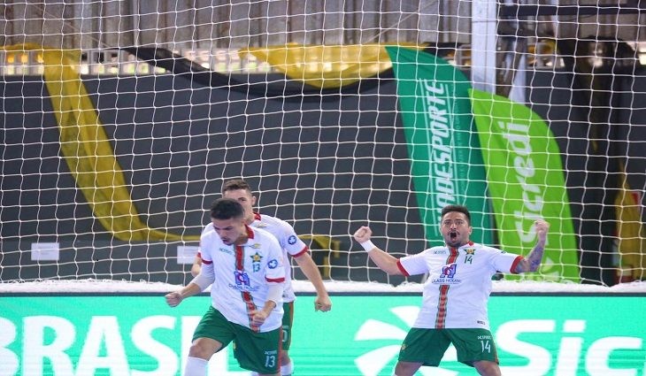 Em dia frio, clássicos do futsal esquentam 3ª rodada da Taça Brasil