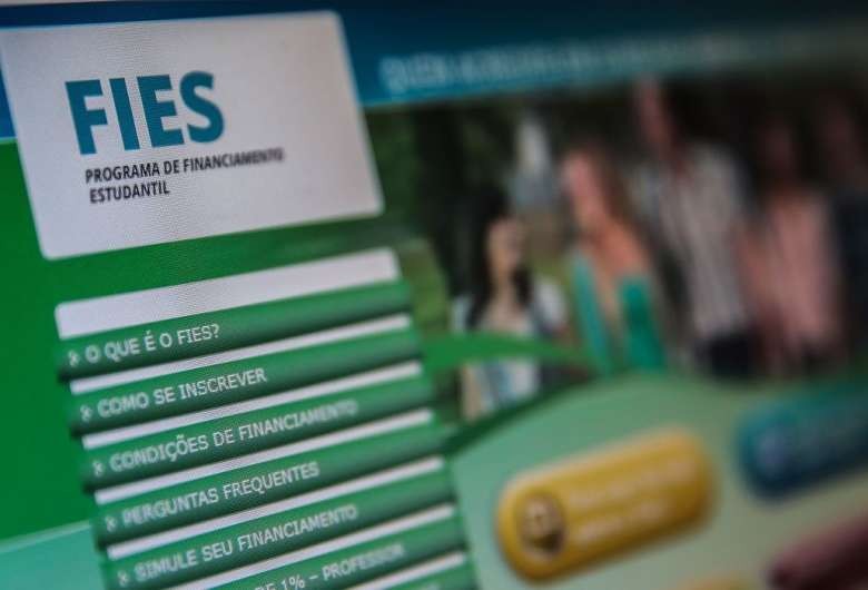 Fies: prazo para pré-selecionados completarem inscrição é hoje