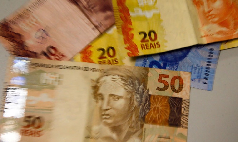 CNC: percentual de famílias com dívidas chega a 72,9%