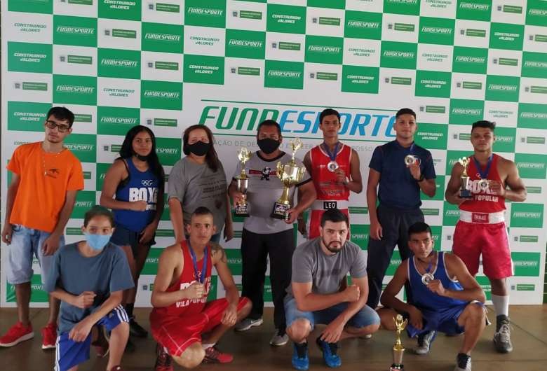Vila Popular comemora sexto título do Estadual de Boxe