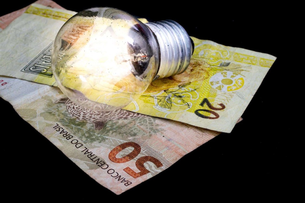Aprovado na Assembleia projeto que reduz imposto da conta de luz