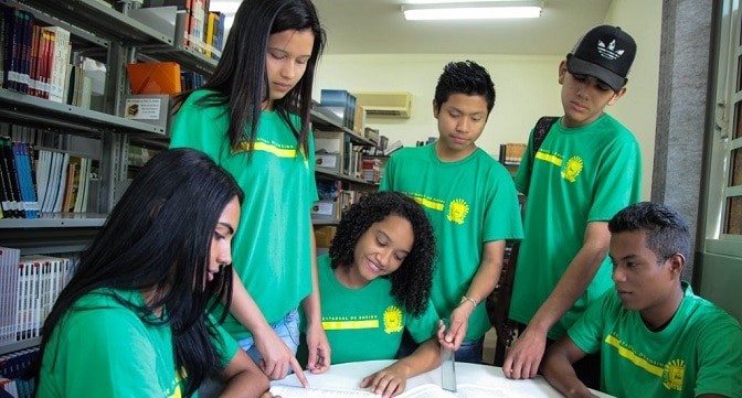 Lei cria programa de fomento à alfabetização nas redes públicas de ensino