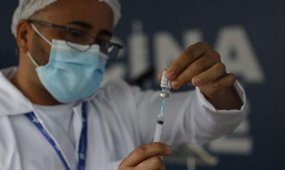 Atraso na segunda dose da vacina contra Covid-19 está em 11%, alerta Fiocruz