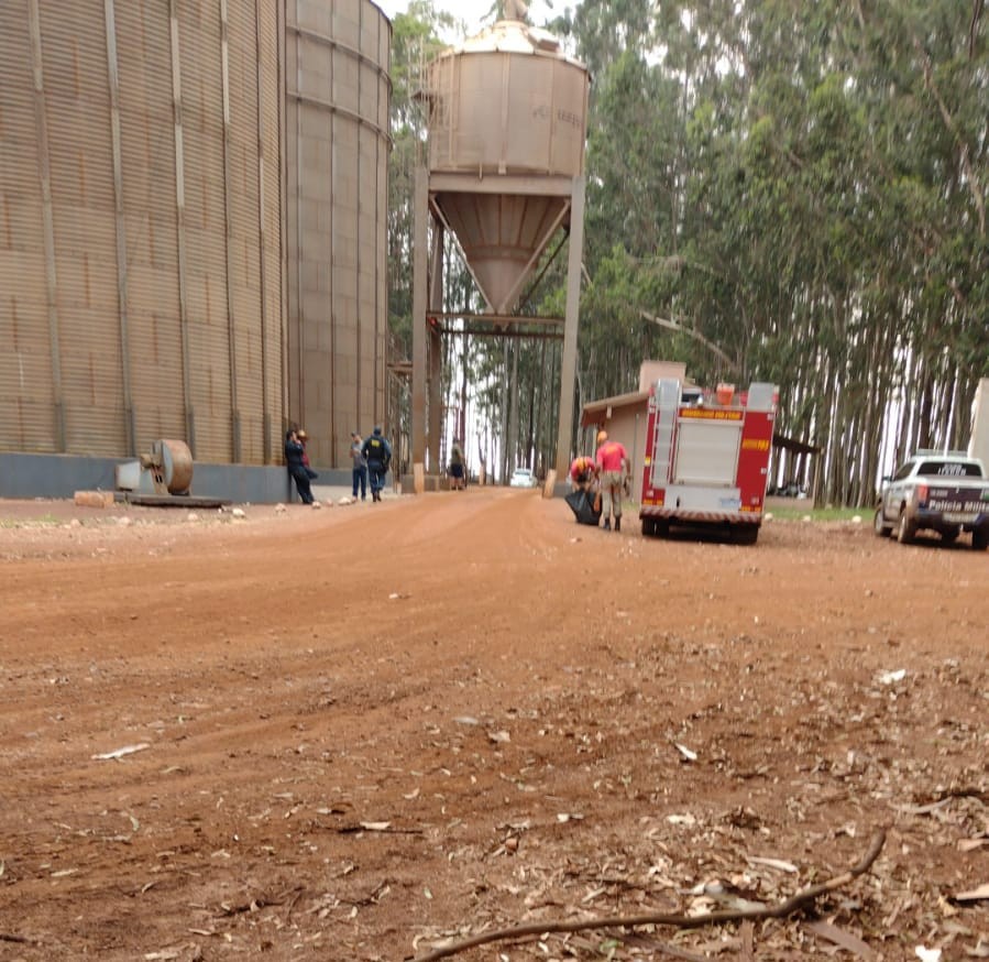 Trabalhador morre soterrado em silo de milho