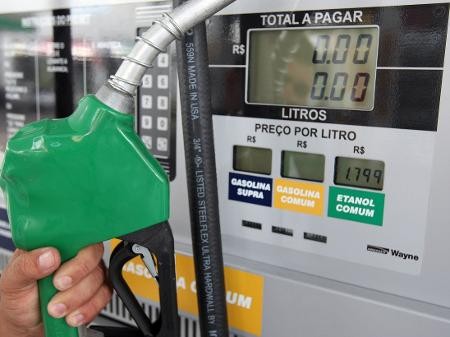 Câmara aprova valor fixo para cobrança do ICMS para combustíveis