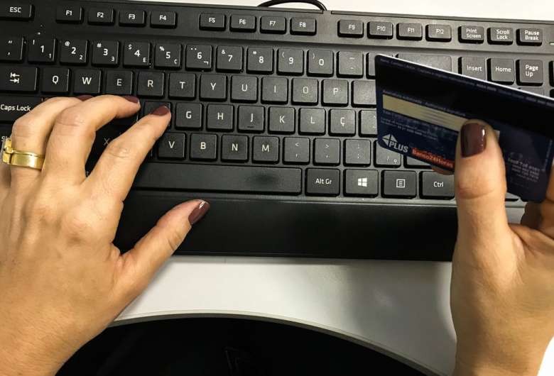 Juros para famílias e empresas sobem em setembro, diz BC