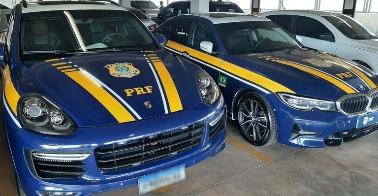 PRF apresenta viaturas de luxo apreendidas do crime organizado
