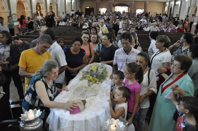 Restos mortais de Dom Redovino serão levados para a Catedral