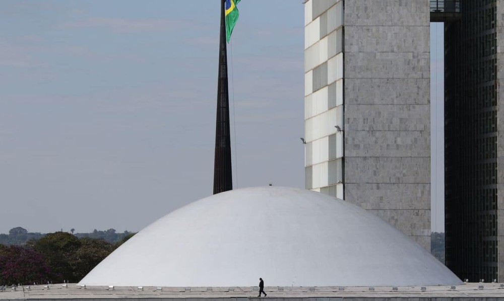 Senado regulamenta a profissão de despachante documentalista