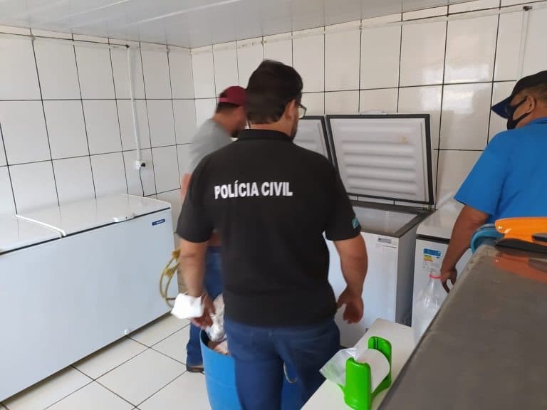 Comper é denunciado por exposição e venda de carnes impróprias ao consumo humano