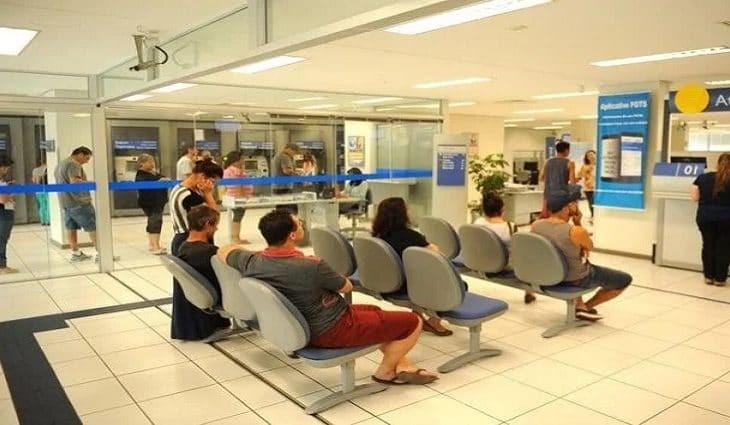 Procon Estadual notifica a Febraban a esclarecer horários de atendimento bancário