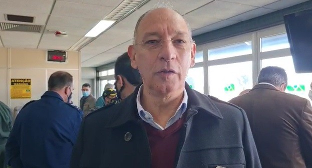 Primeira-dama afirma que Hélio Peluffo segue internado na UTI, mas está bem