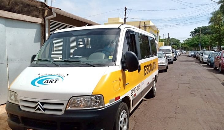 Isenção do IPVA ao transporte escolar ajuda profissionais que retomam atividades