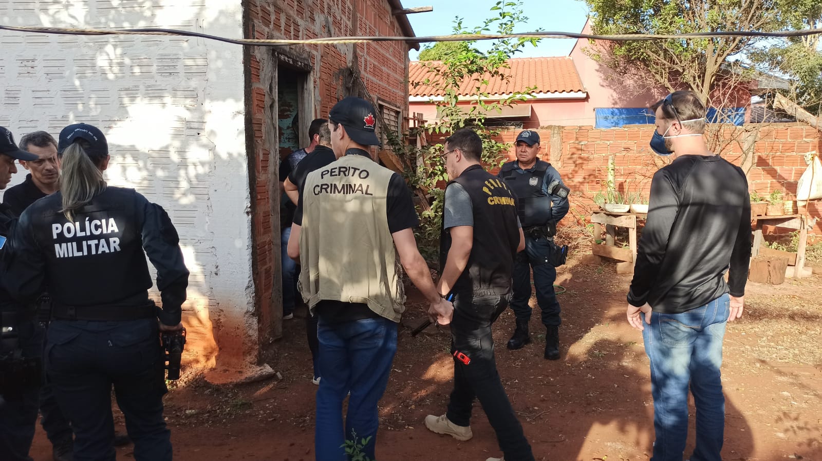 Homem é Encontrado Morto Dentro De Casa 8051