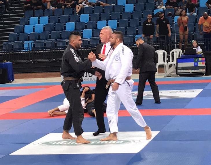 Atleta de Caraguatatuba de 7 anos é campeão mundial de Jiu Jitsu – Tamoios  News